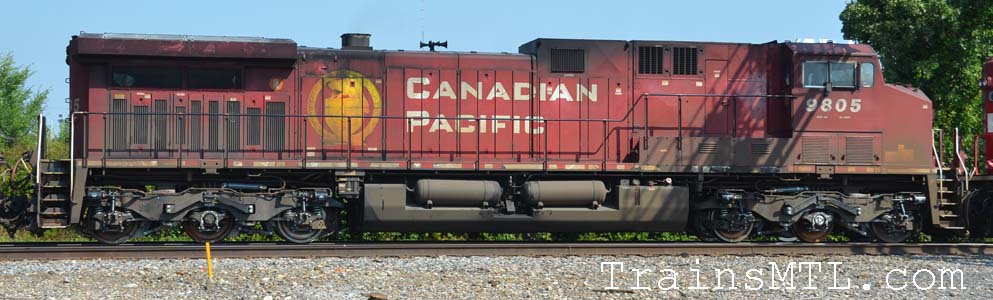Locomotive CP9805 right side / coté droit